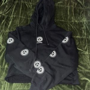 Hollister cropped hoodie - size medium